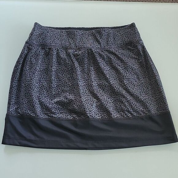 Columbia Pants - Columbia Sporty Chic Animal Print Adventurewear Gorpcore Skort Size Medium